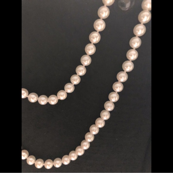 Akoya Pearl Necklace, 6.5 mm, 20 inch single strand, 14kt white gold clasp - Picture 2 of 5